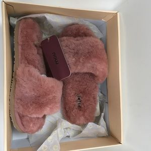 Brand new in box pink fur Mou Slippers